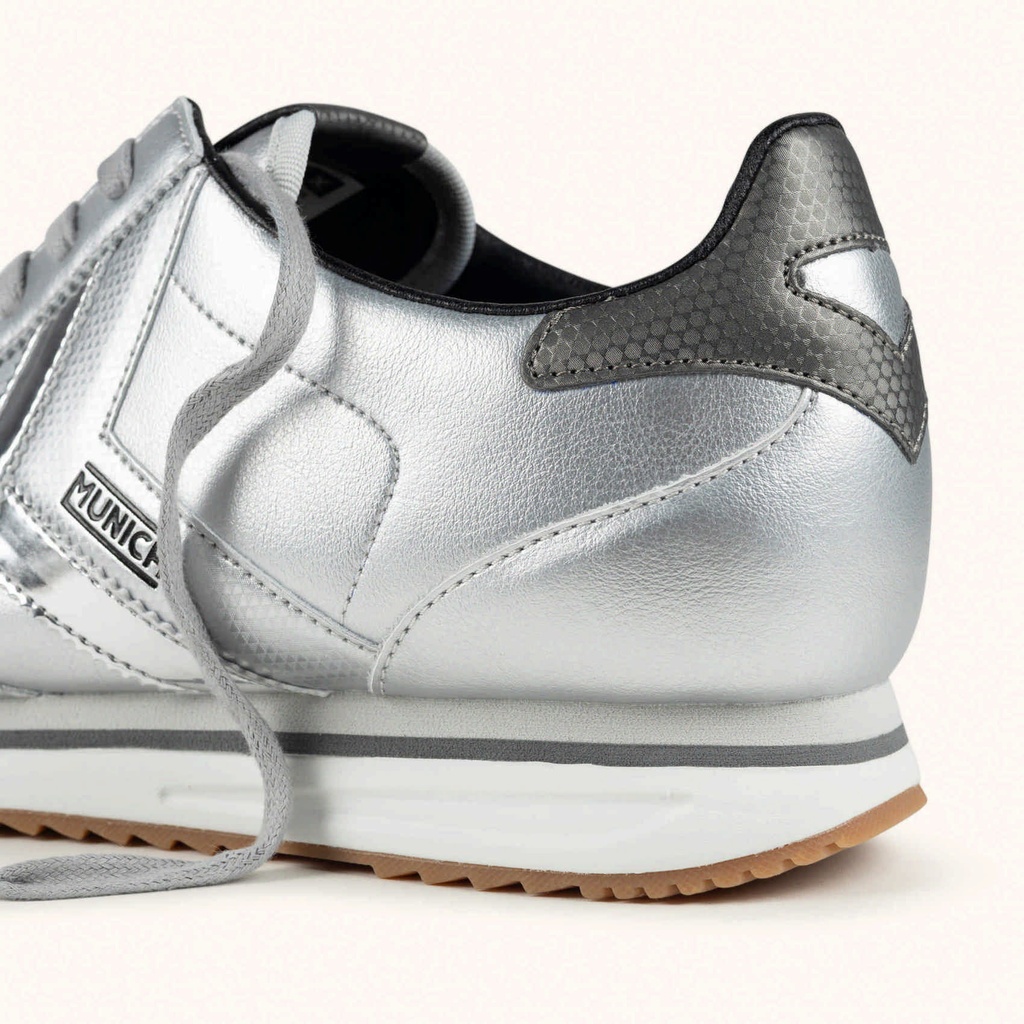 MUNICH SAPPORO 209 Metallic Silver Retro Street Sneakers with Anthracite Grey details (3)