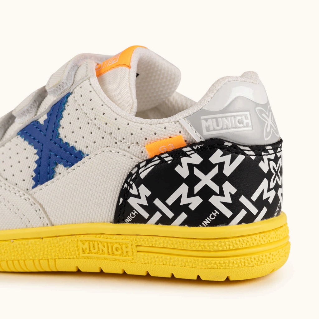 MUNICH G-3 KID VCO 463 Junior Indoor Football Shoes White and Blue (3)