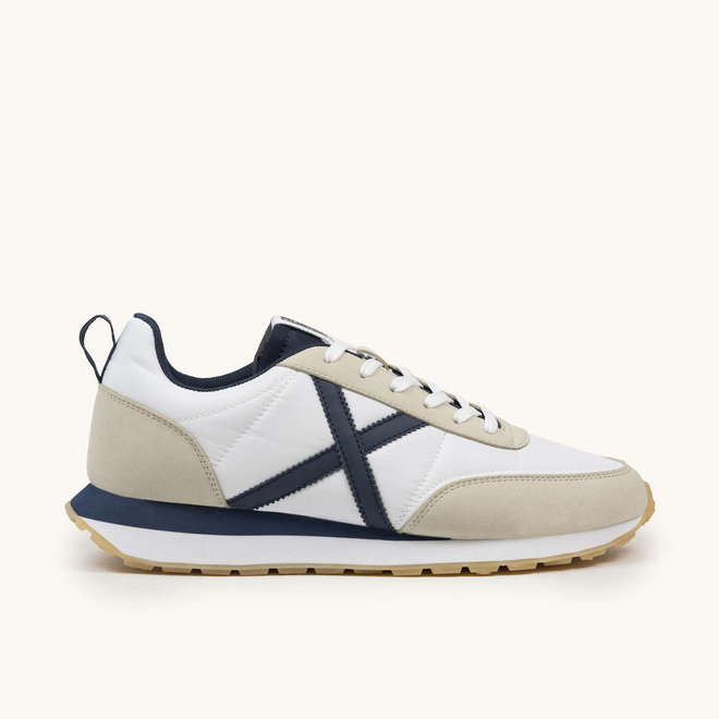 MUNICH RUSH 02 Retro Running Zapatilla Deportiva Blanca con Detalles en Marino y Arena (1)