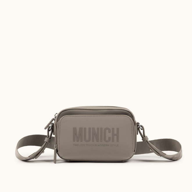 Bandolera Sostenible con Logotipo en Relieve CROSSBODY CAMERA ESSENCE RECYCLED (1)