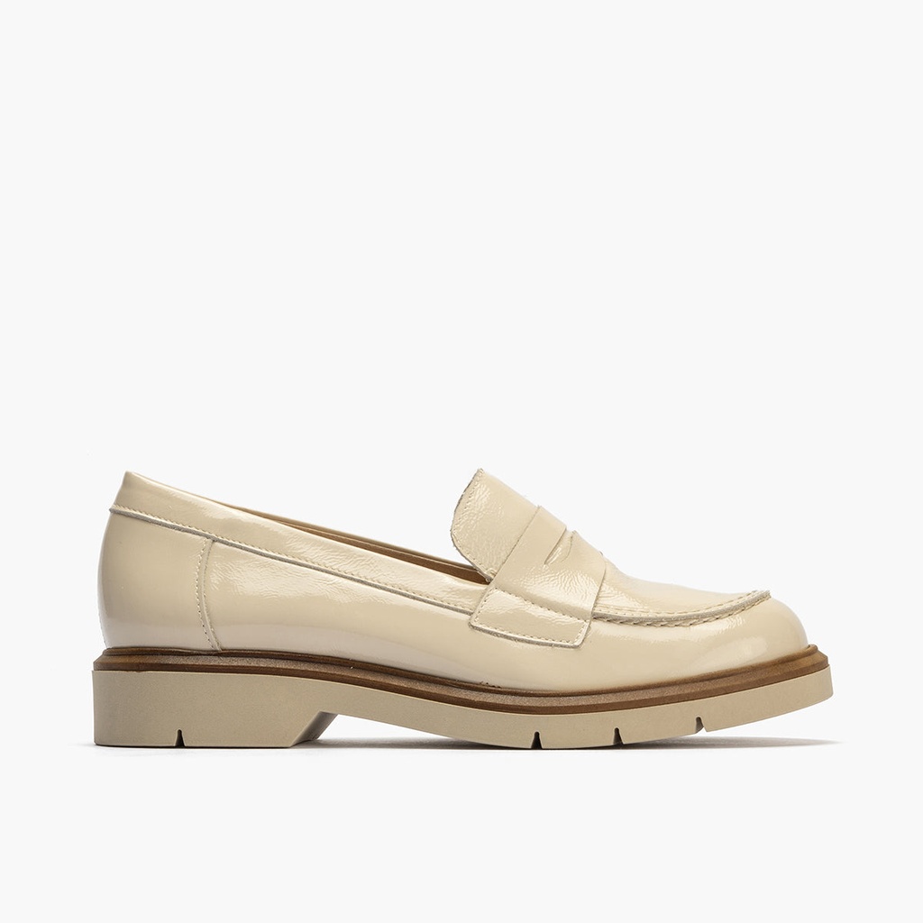 [10400_CREMA_36] Mocasin mujer en piel charol CREMA (36)