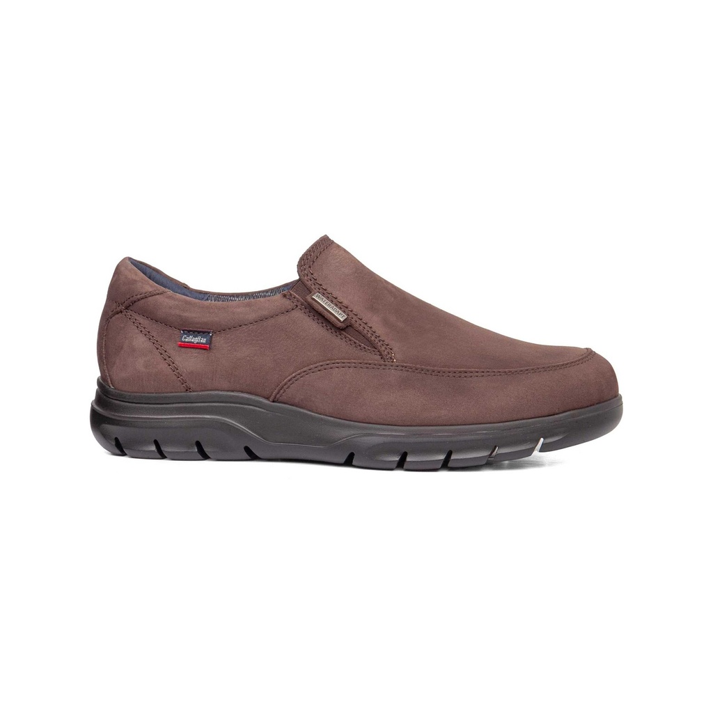 17301 | Pure Sky Marron 17301 | Pure Sky Marron WATER ADAPT · RESISTENTE AL AGUA Tecnología de adaptación